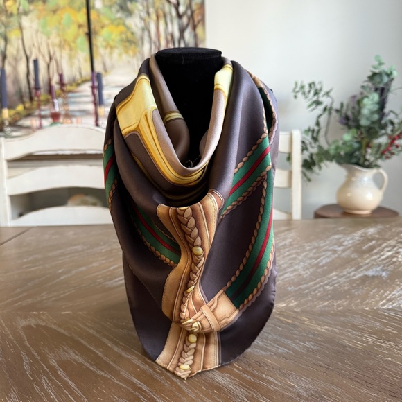 Authentic GUCCI Scarf - Picture 4 of 8
